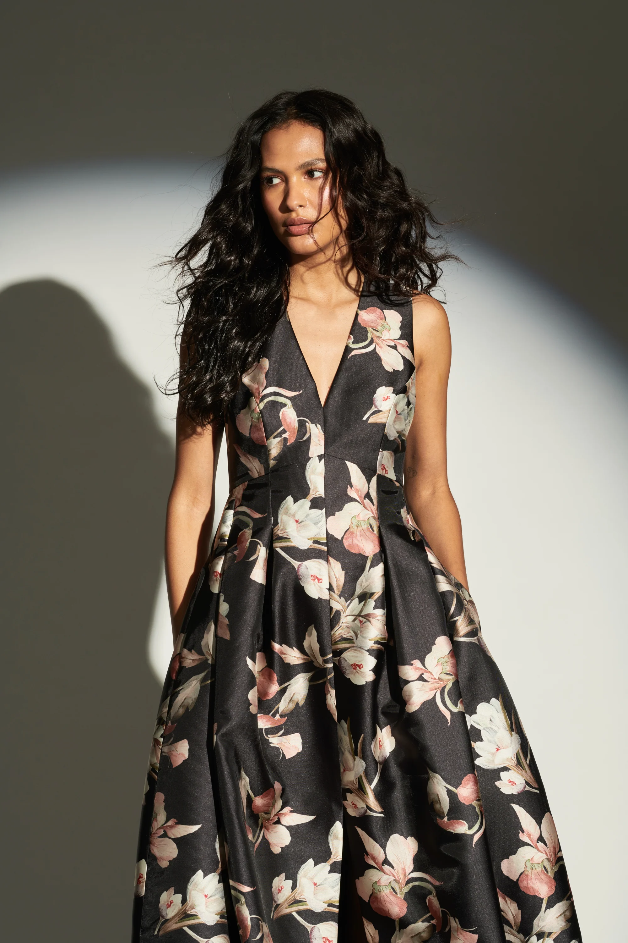 BROOKE GOWN - BLACK VENETIA PETAL - Image 4